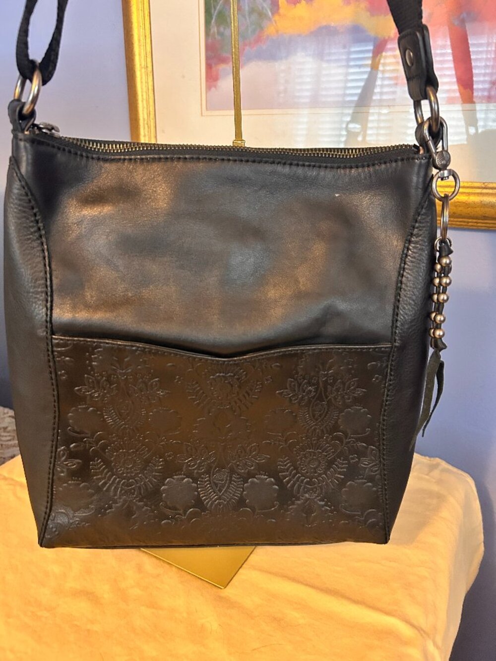 The Sak Iris Crossbody Hobo Bag Black Leather Zip Top Purse Handbag Slouchy Boho
